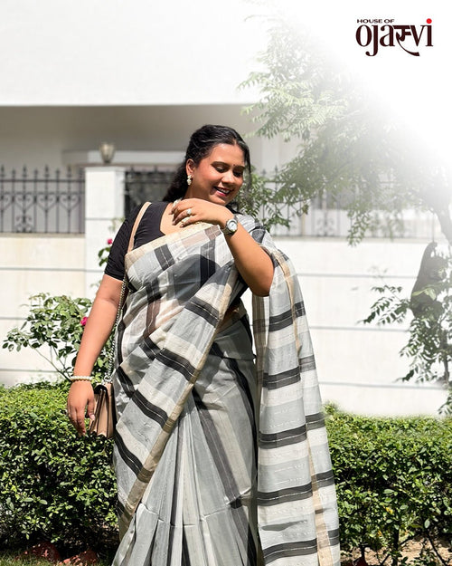 Full drape view of the black and white checked handwoven Maheshwari saree showing modern ethnic styling.
